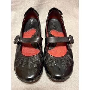 Born Size 7.5 Black Leather Mary Janes Women’s Shoes EUC
